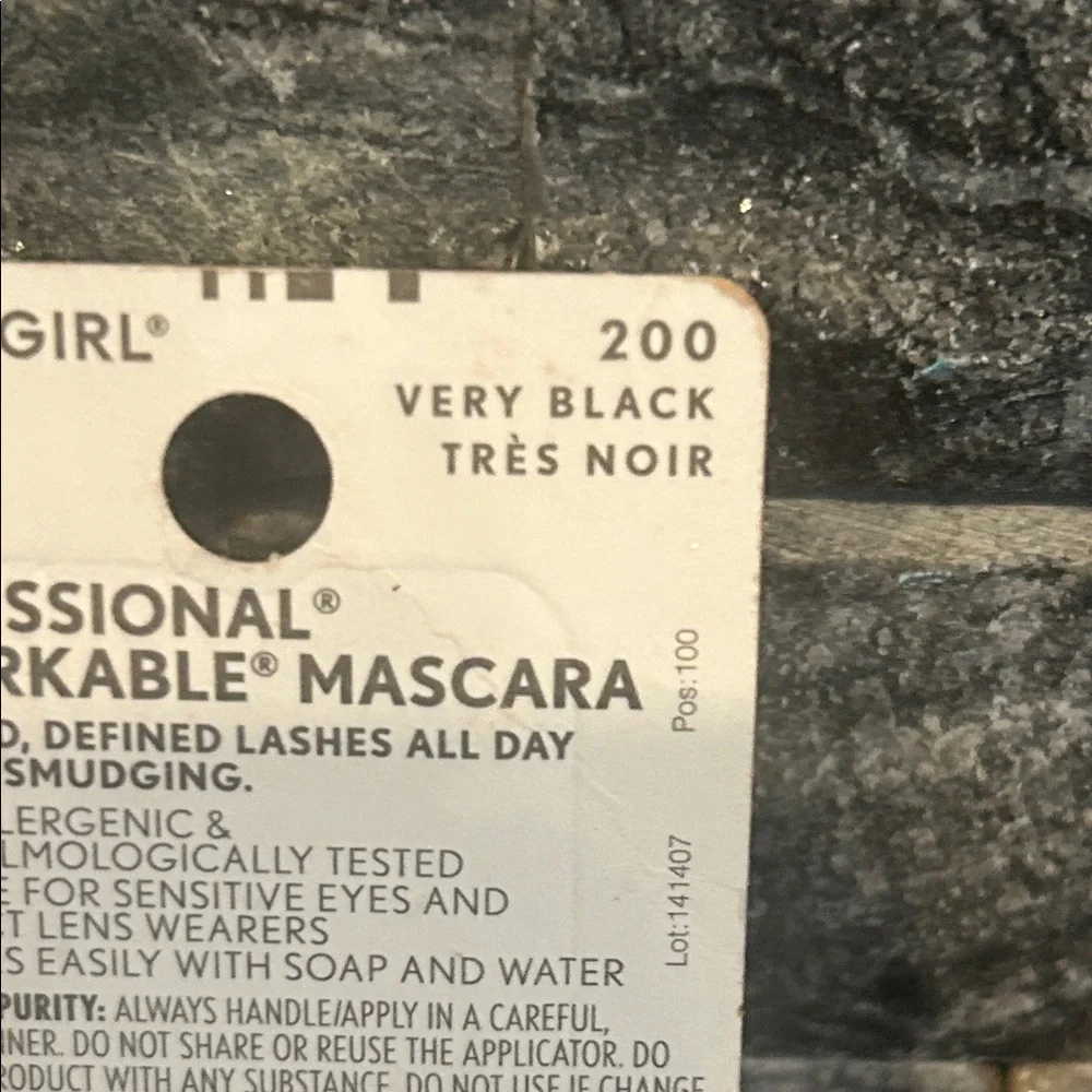 NWT COVERGIRL Very Black Mascara Formula‎